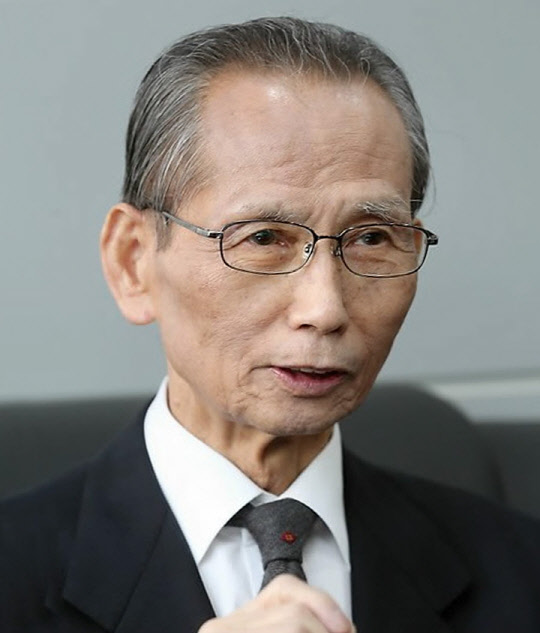 군사정권 시절 수많은 양심수와 시국 사범을 변호하며 '1세대 인권변호사'로 불렸던 한승헌 변호사가 20일 별세했다. 향년 88세. [연합뉴스 자료사진]